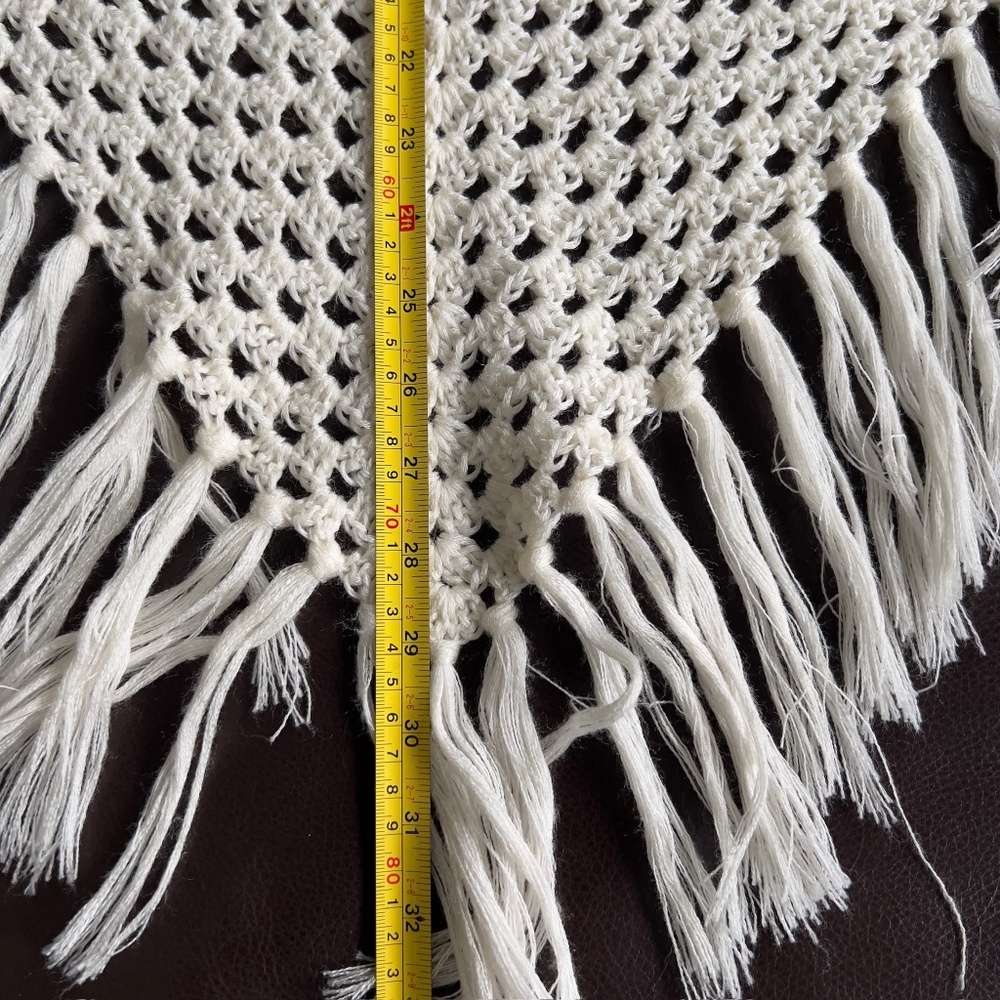Vintage Cream Hand Crochet Fringed Shawl - Picture 6 of 9
